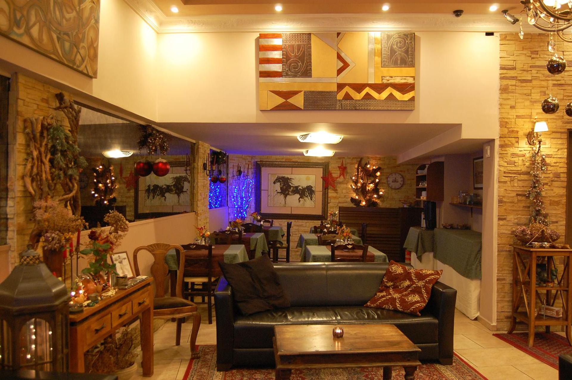 Communal lounge/ TV room