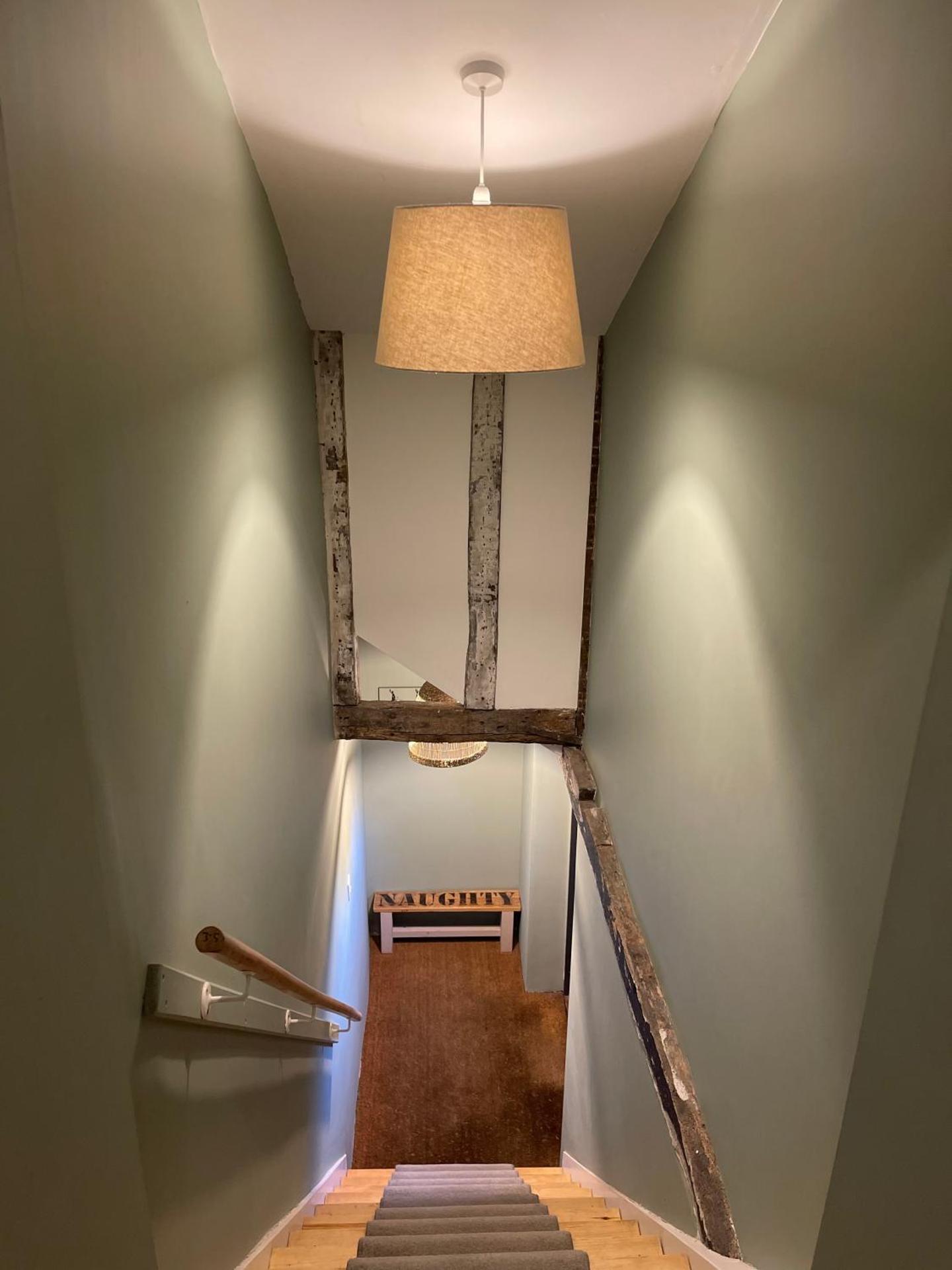 Top House -Stylish property in village location