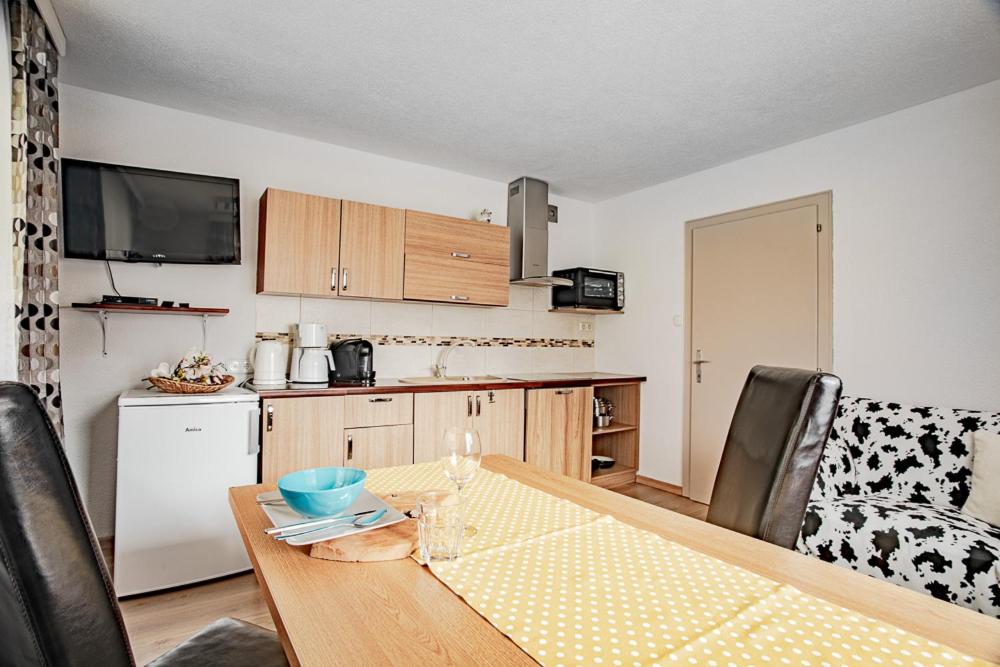 Apartments Leszek Elis 141