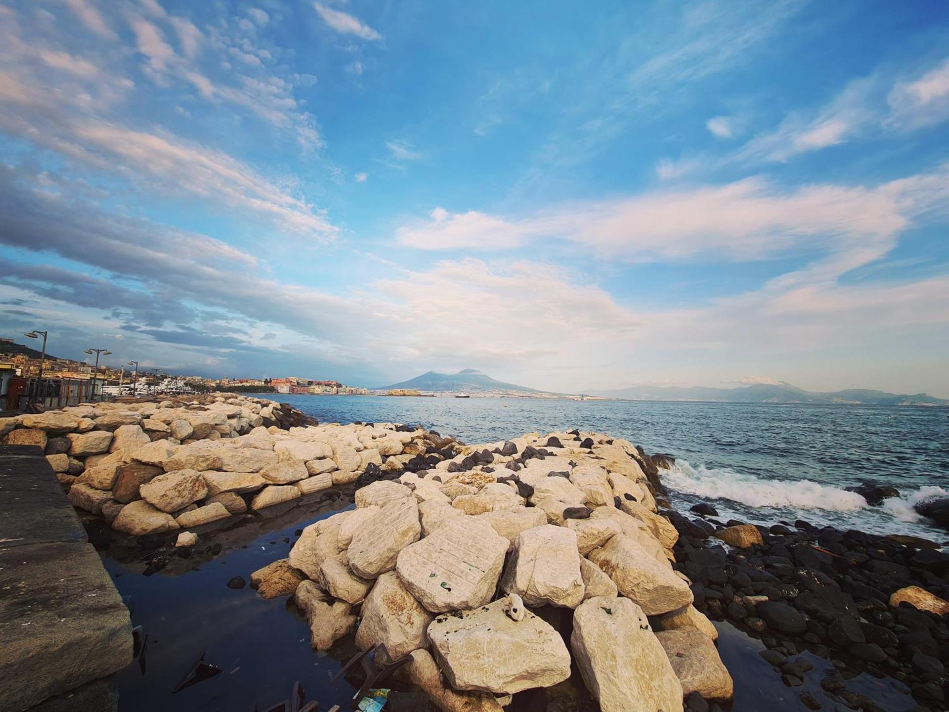 LA GIOIOSA NAPLES INN