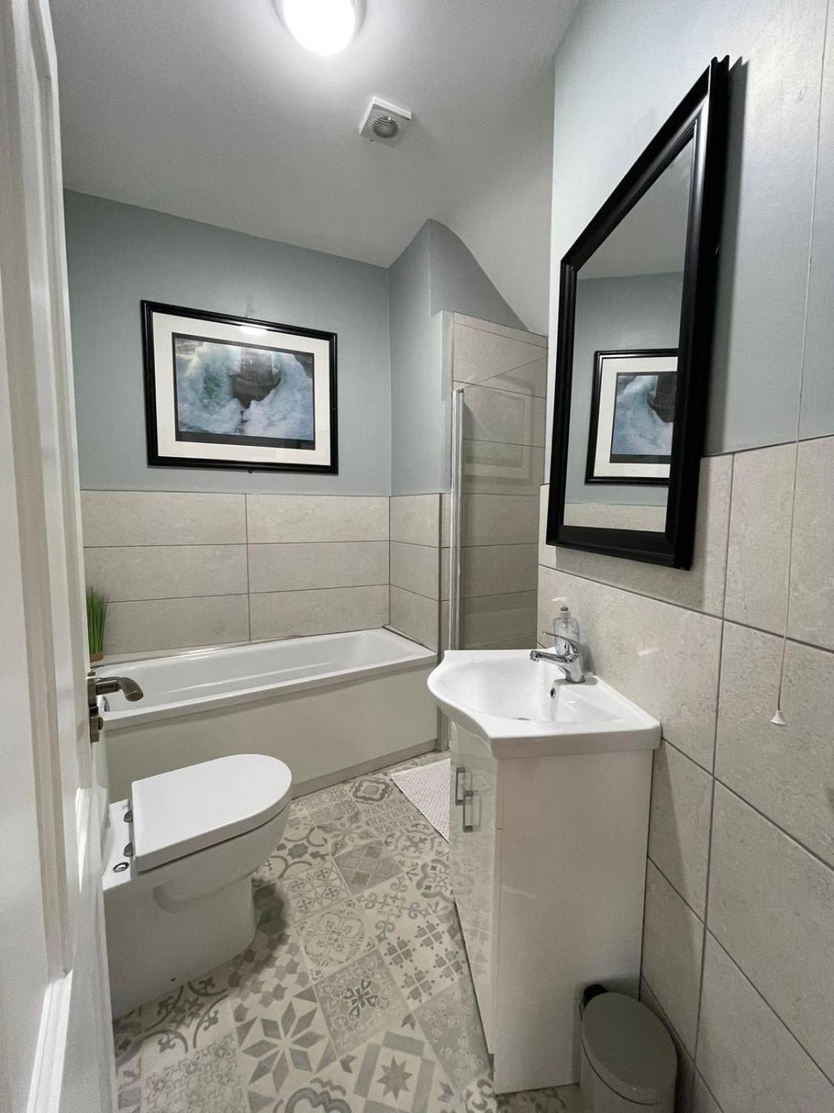 Tonn Ruray Sea View Luxury 2 Bed Apartment