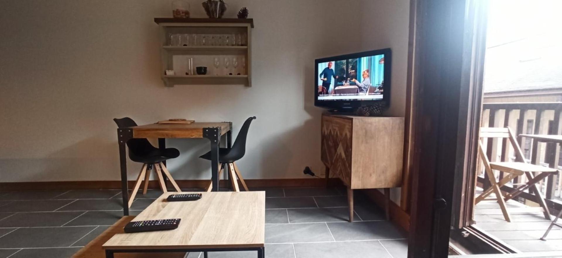 Bright 30 M With Balcony Center Villa