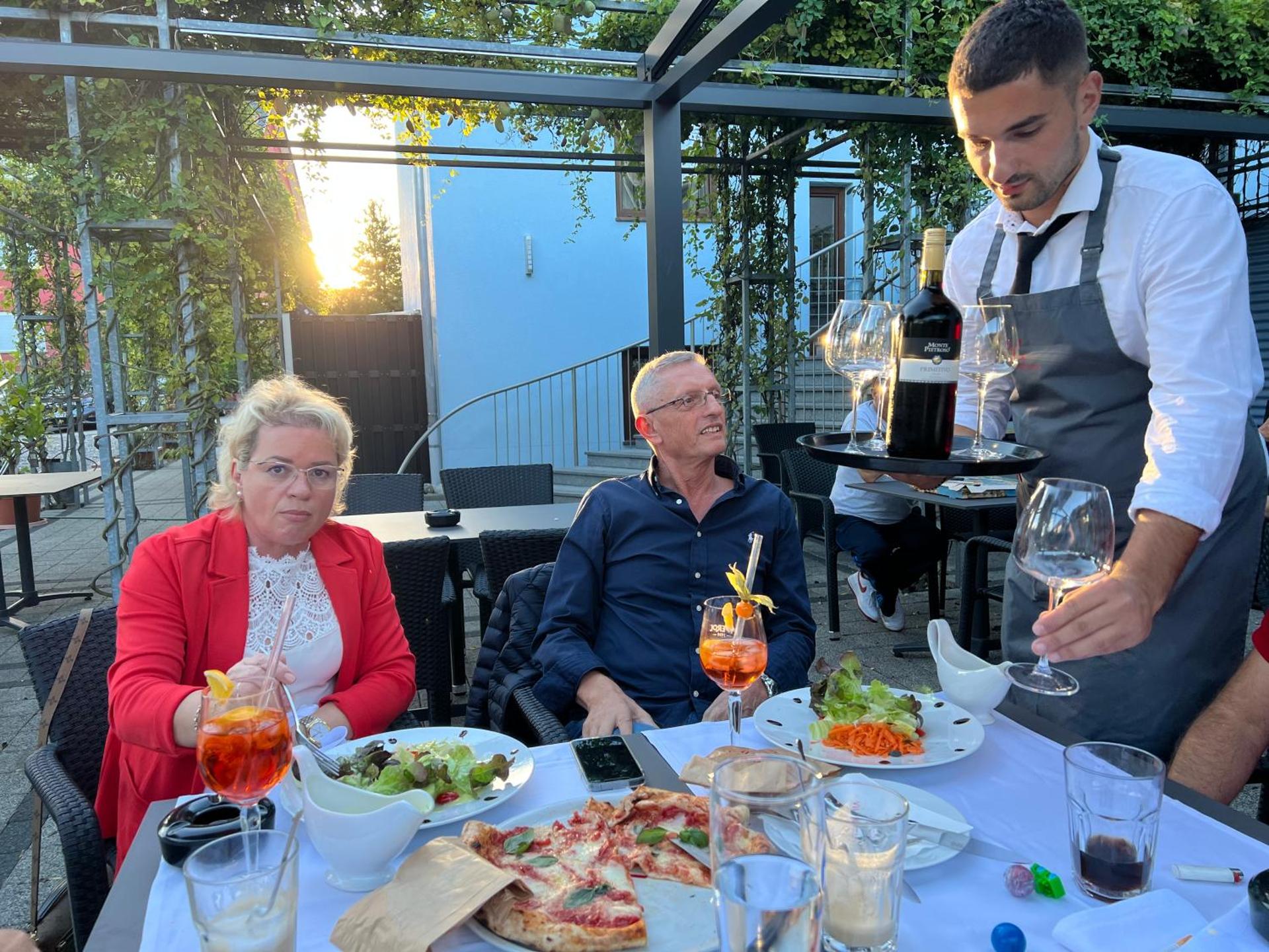 Restaurant/places to eat