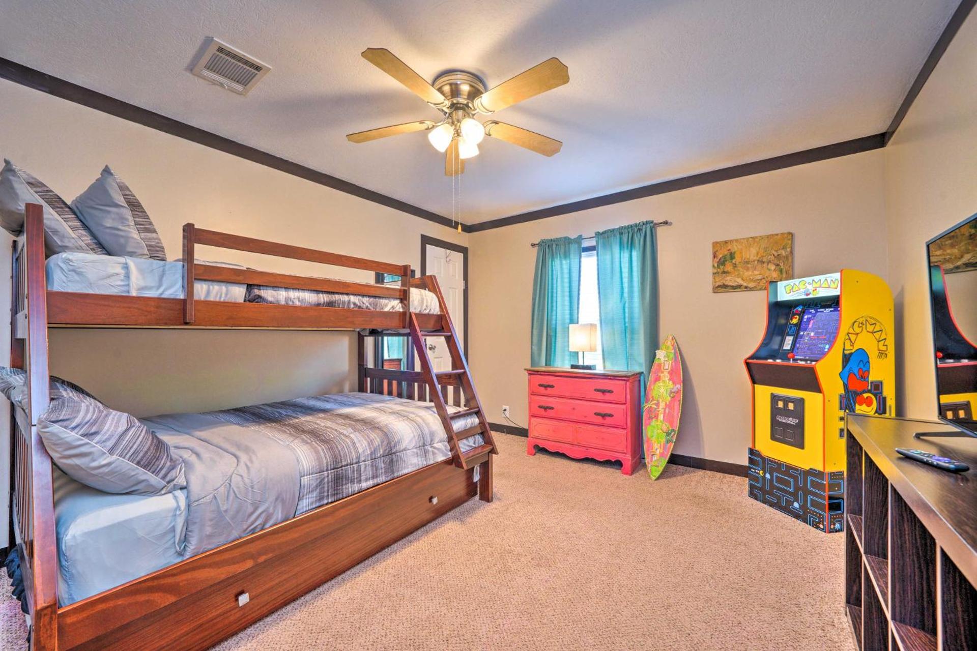 Pet-Friendly Home with Deck in Broken Bow!