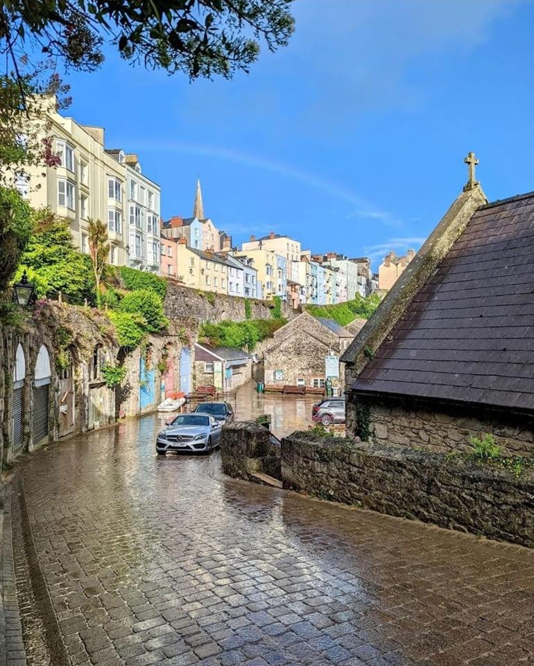 Gwandalan - 1 Bed Apartment, Within Tenby Town Walls