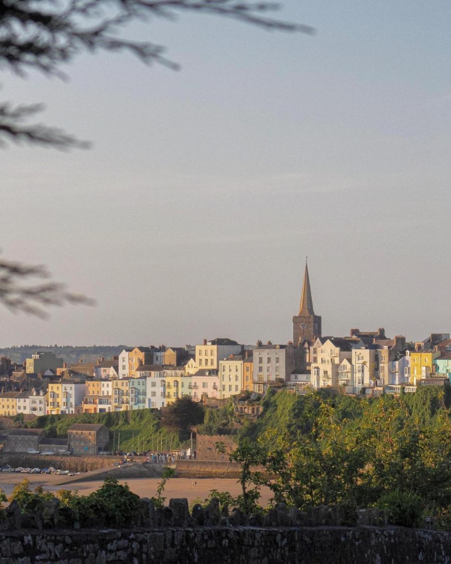 Gwandalan - 1 Bed Apartment, Within Tenby Town Walls