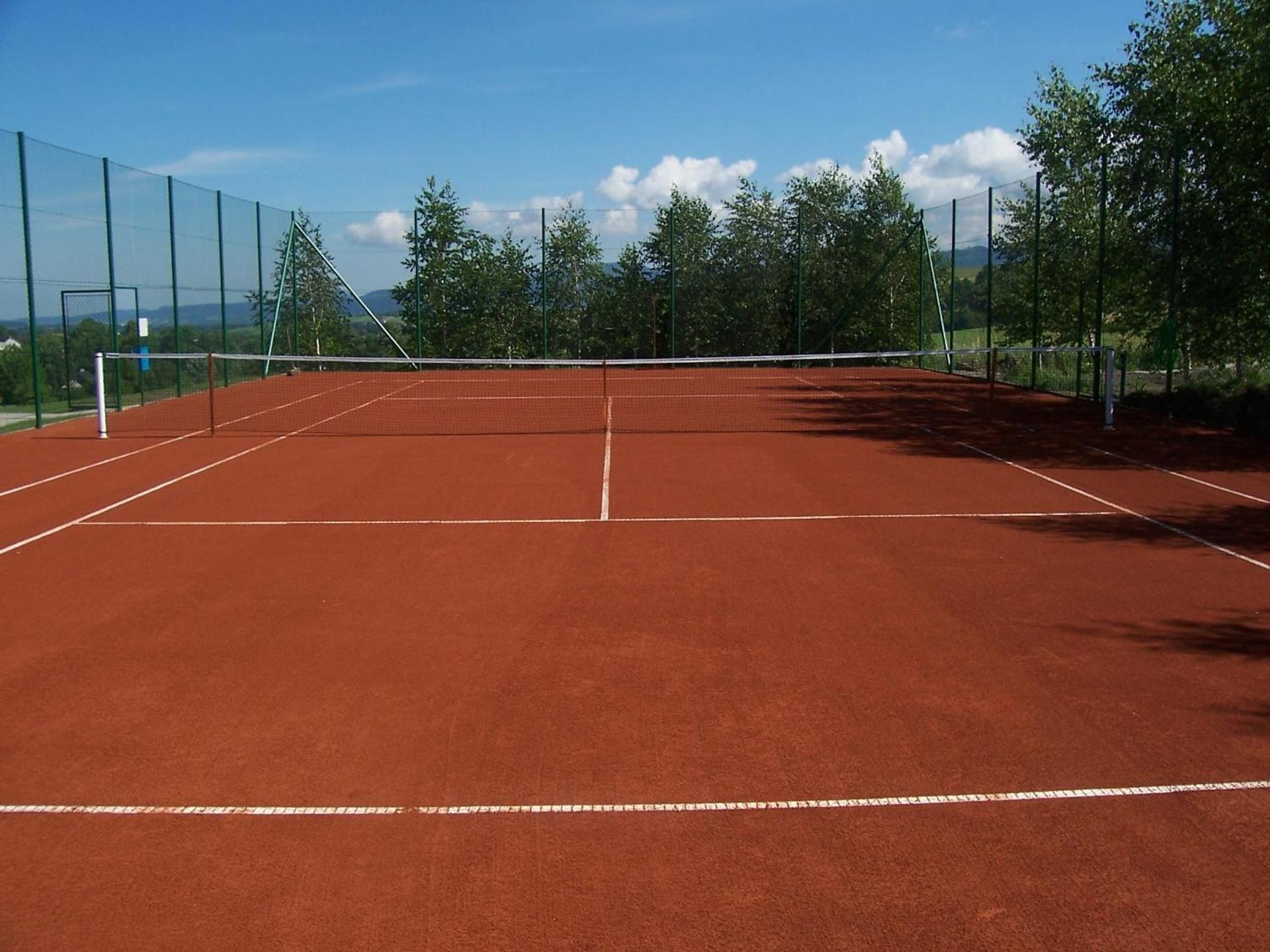 Tennis court