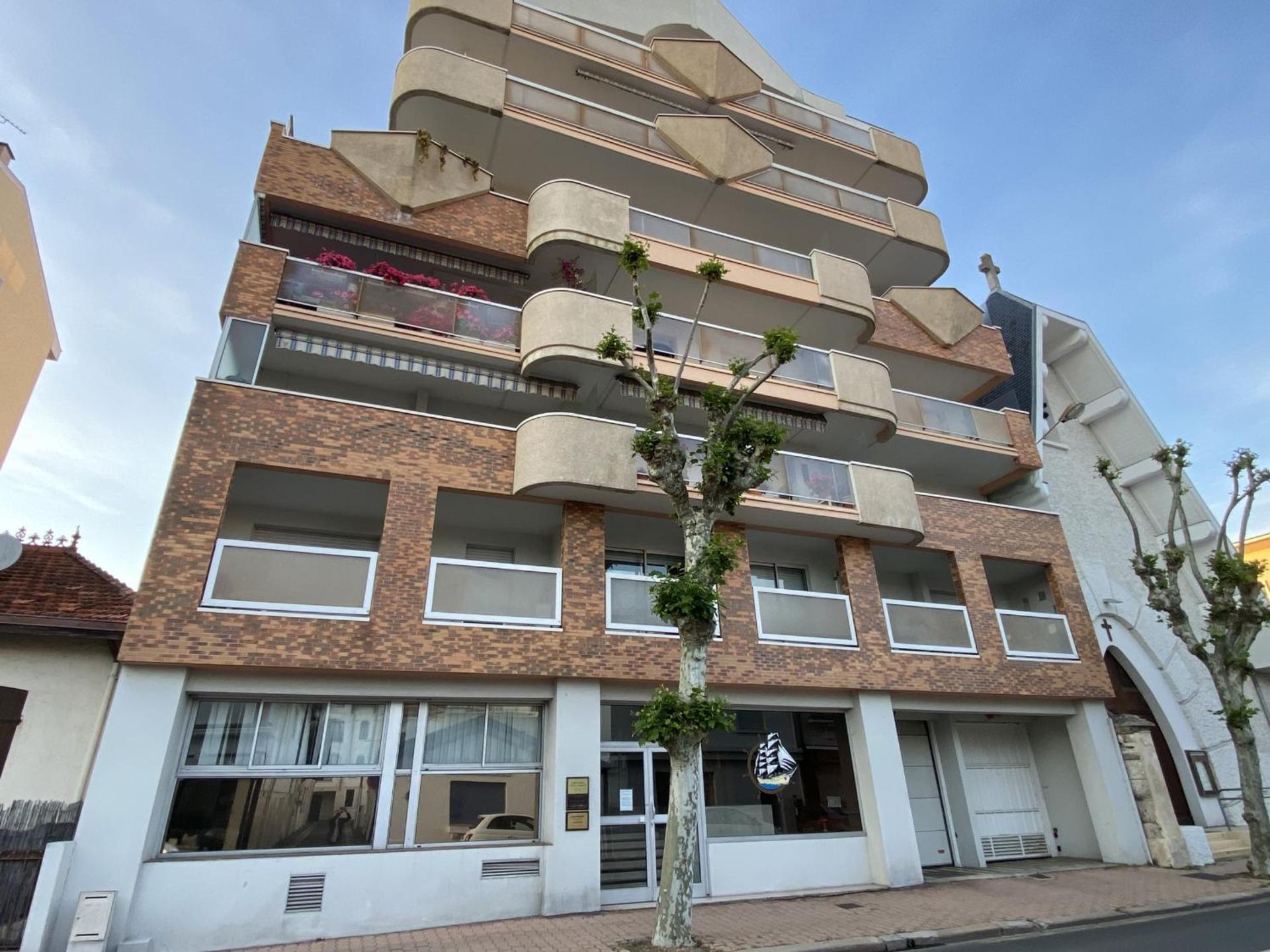 Appartement T2 avec terrasse, WiFi et parking au centre-ville d'Arcachon - FR-1-374-188