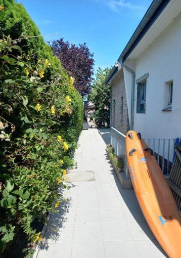 Im Bademantel an den Strand - mit Terrasse