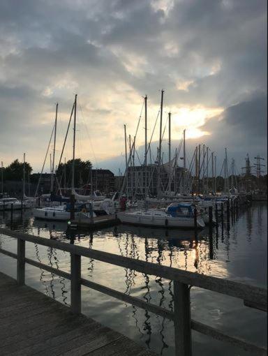 Im Bademantel an den Strand - mit Terrasse