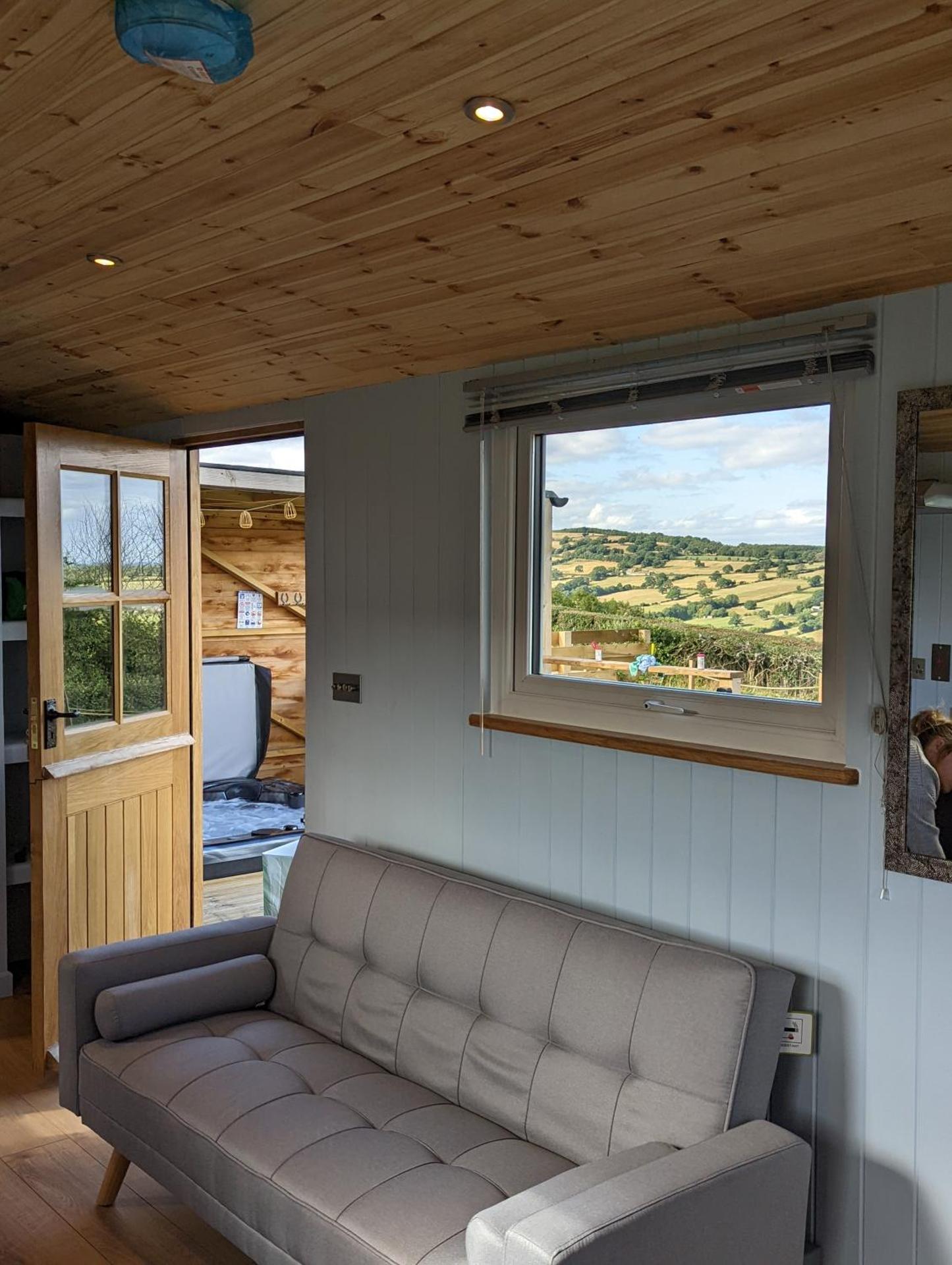 Bespoke luxury huts with hot tubs. Located in the black mountains.