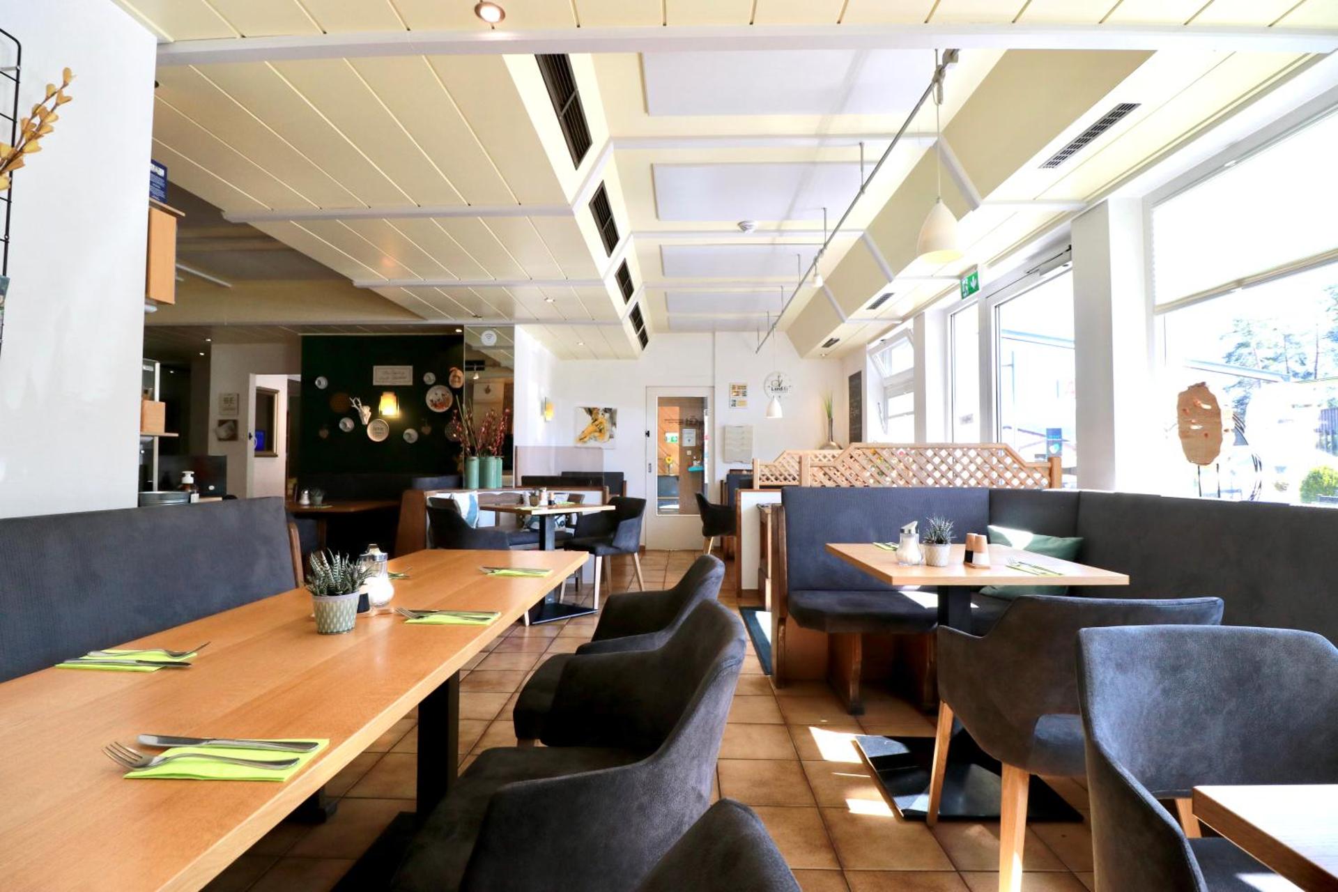 Communal lounge/ TV room