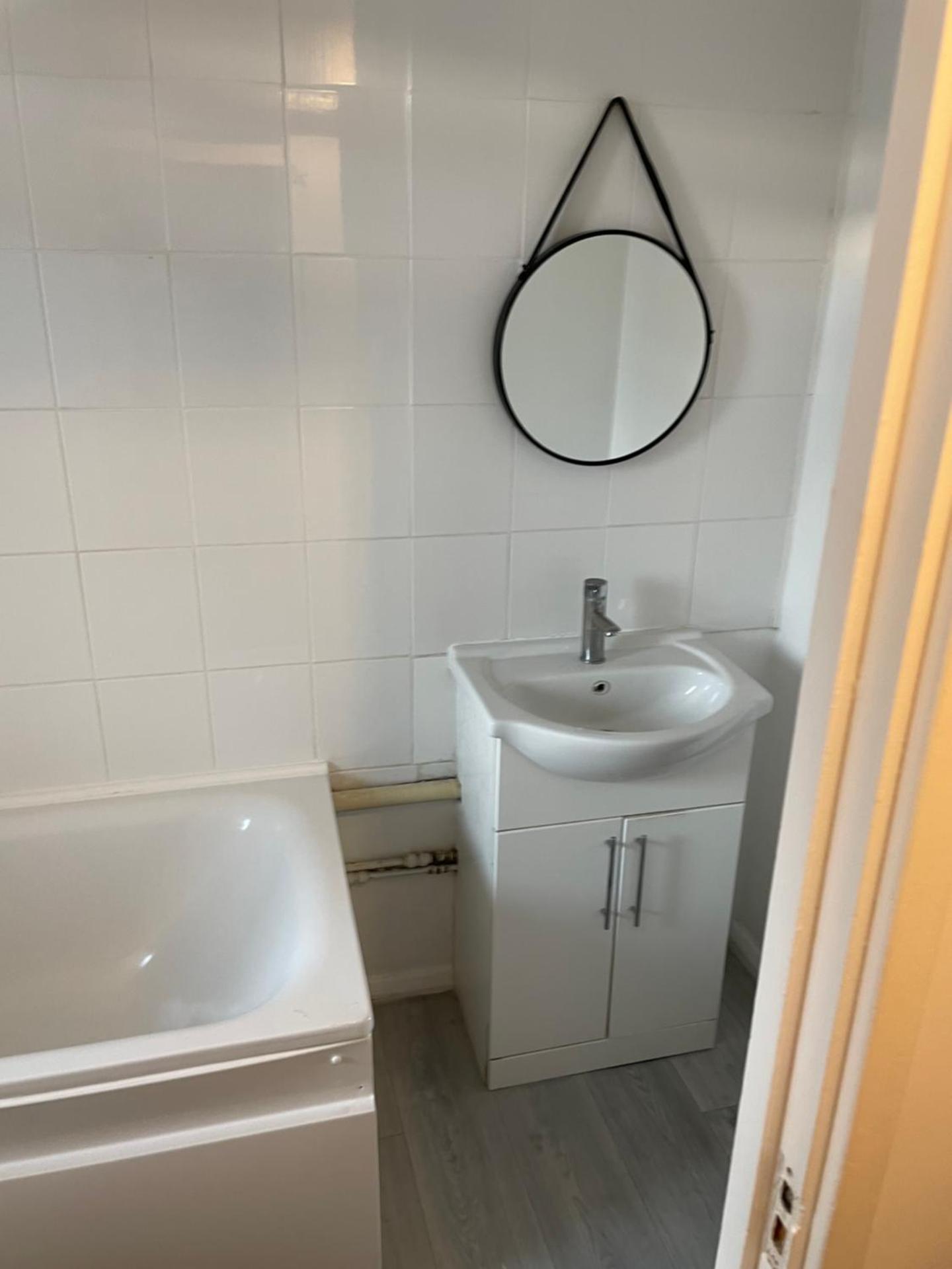 one bedroom flat near Vauxhall train station London