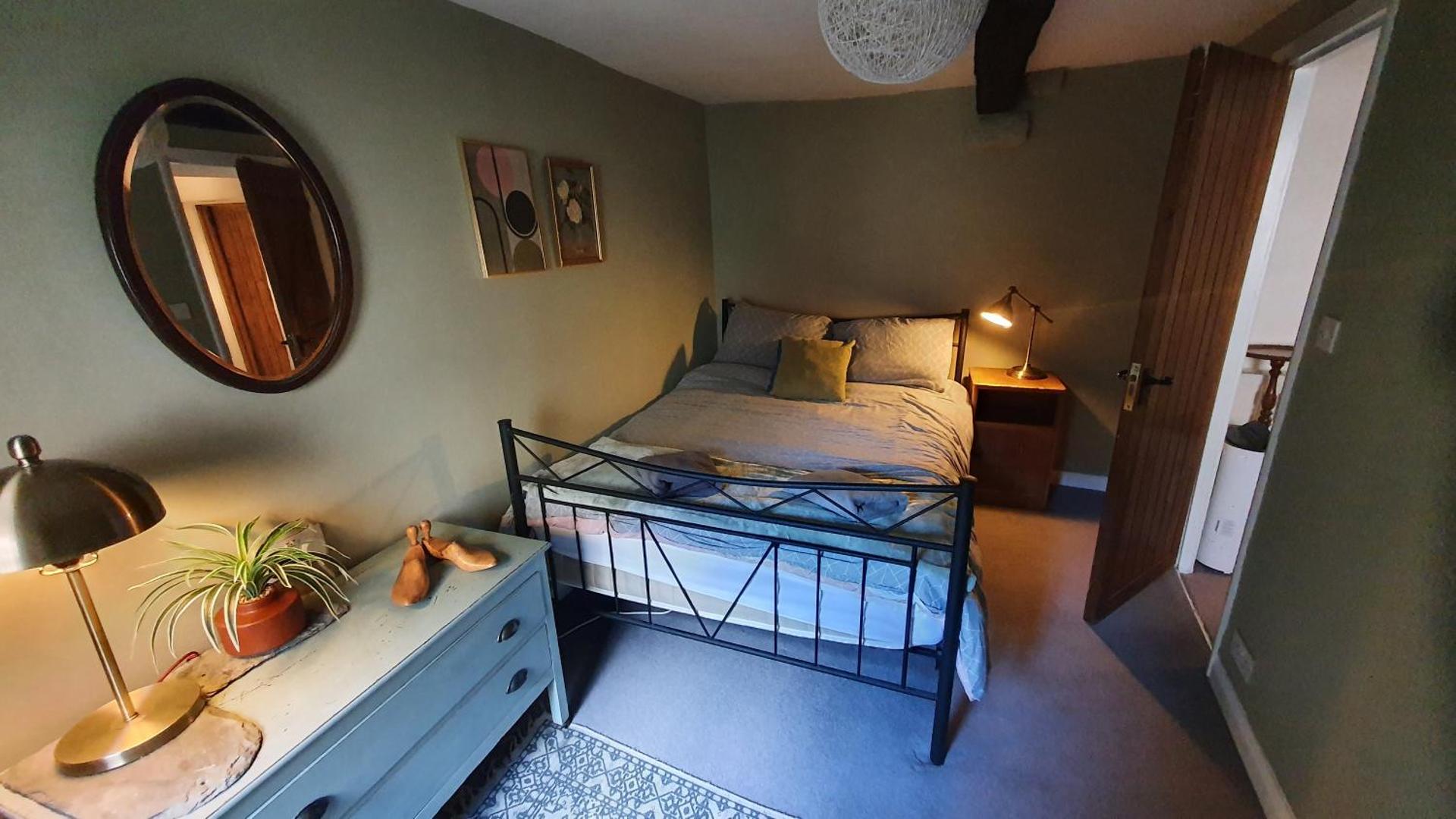 Super Lake District Cottage in Heart of Kendal 3 Double Beds