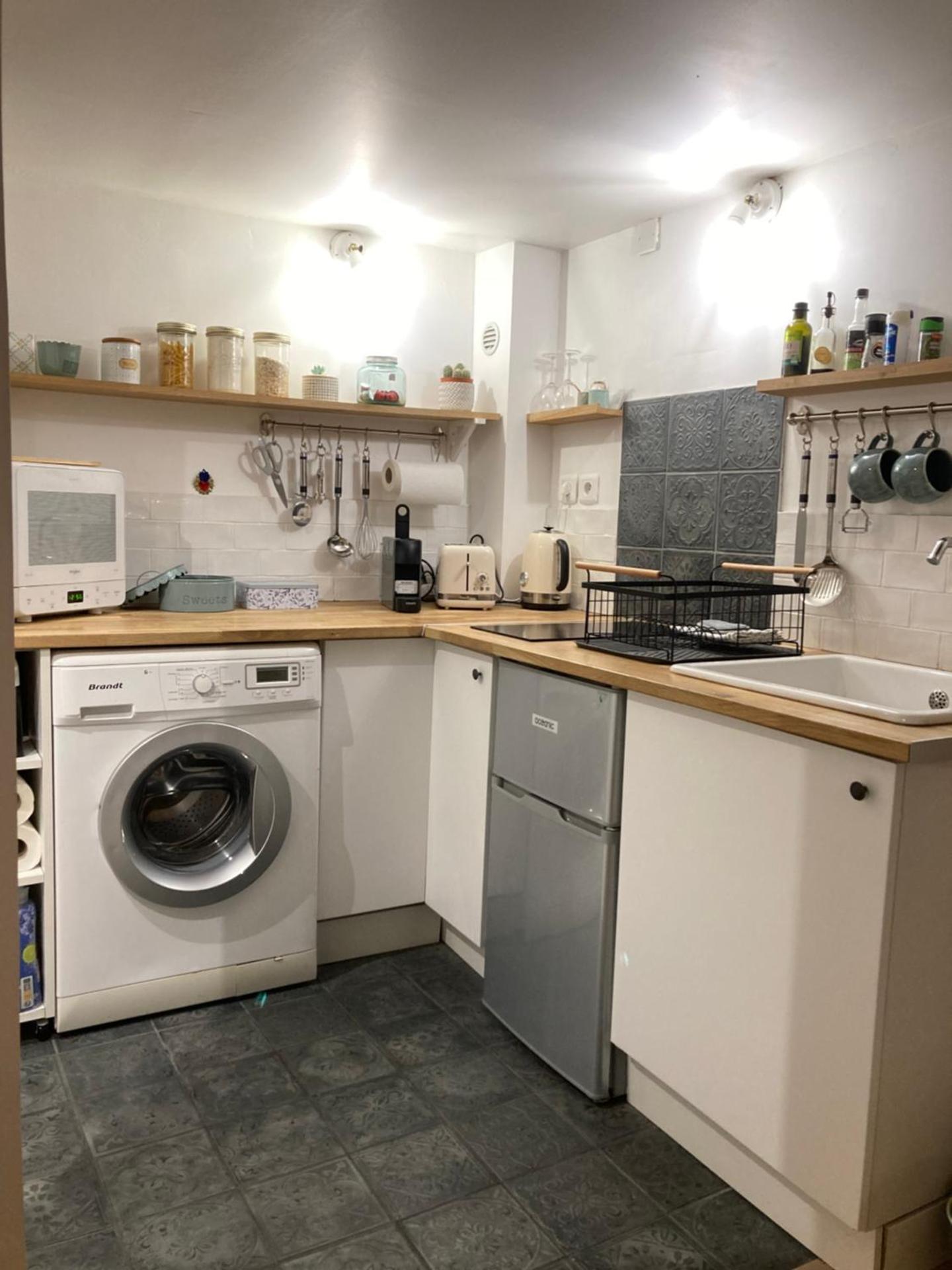 Kitchen or kitchenette