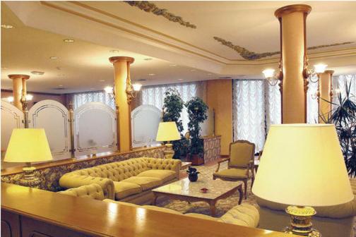 Communal lounge/ TV room