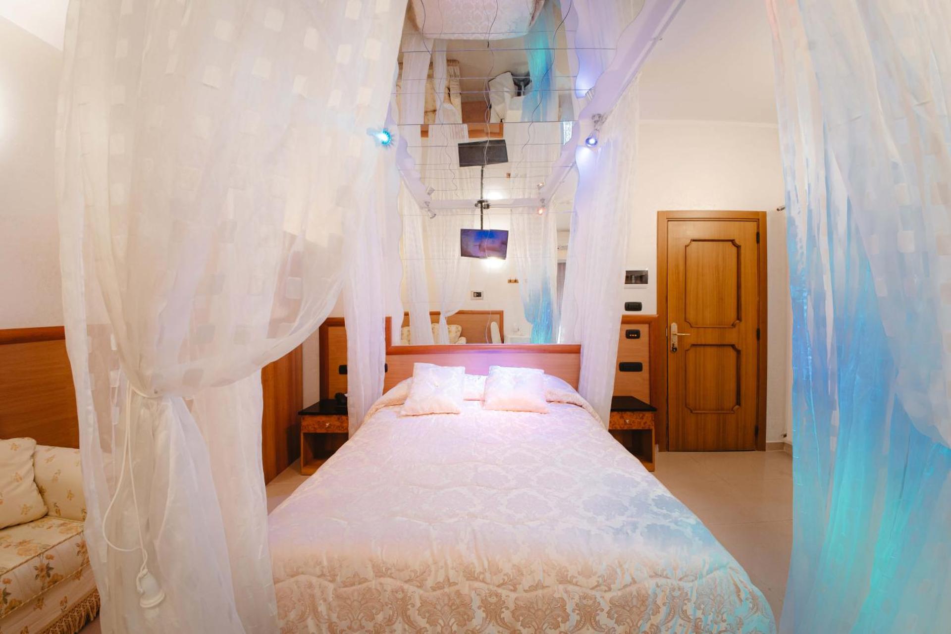 Double Room with Spa Bath