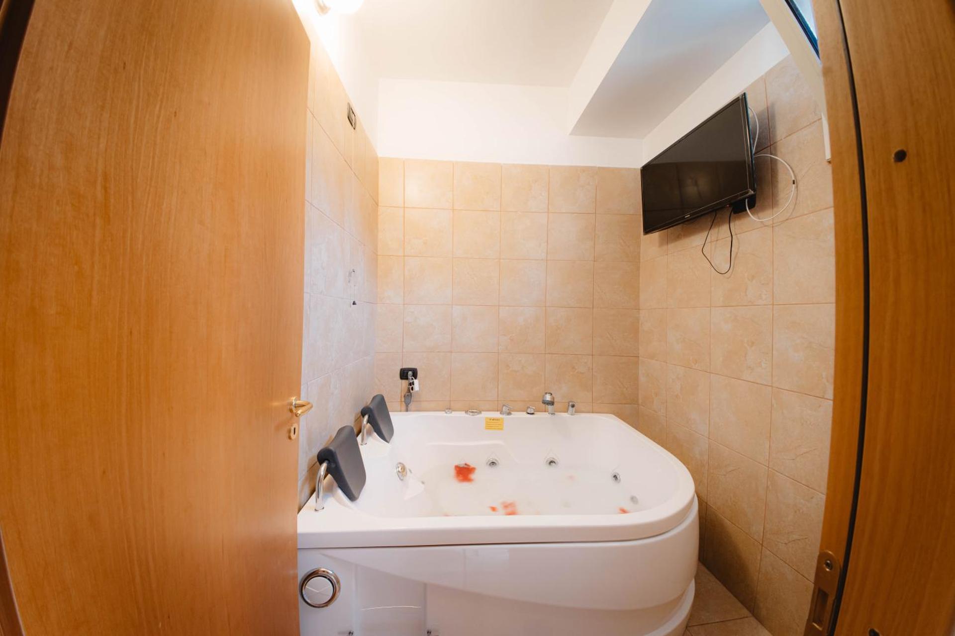 Double Room with Spa Bath