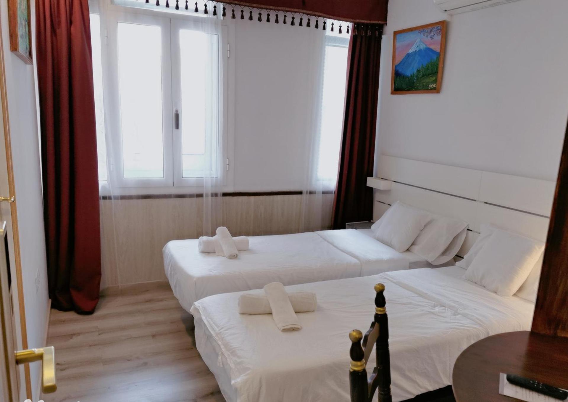 Barcelona CoronaHostal