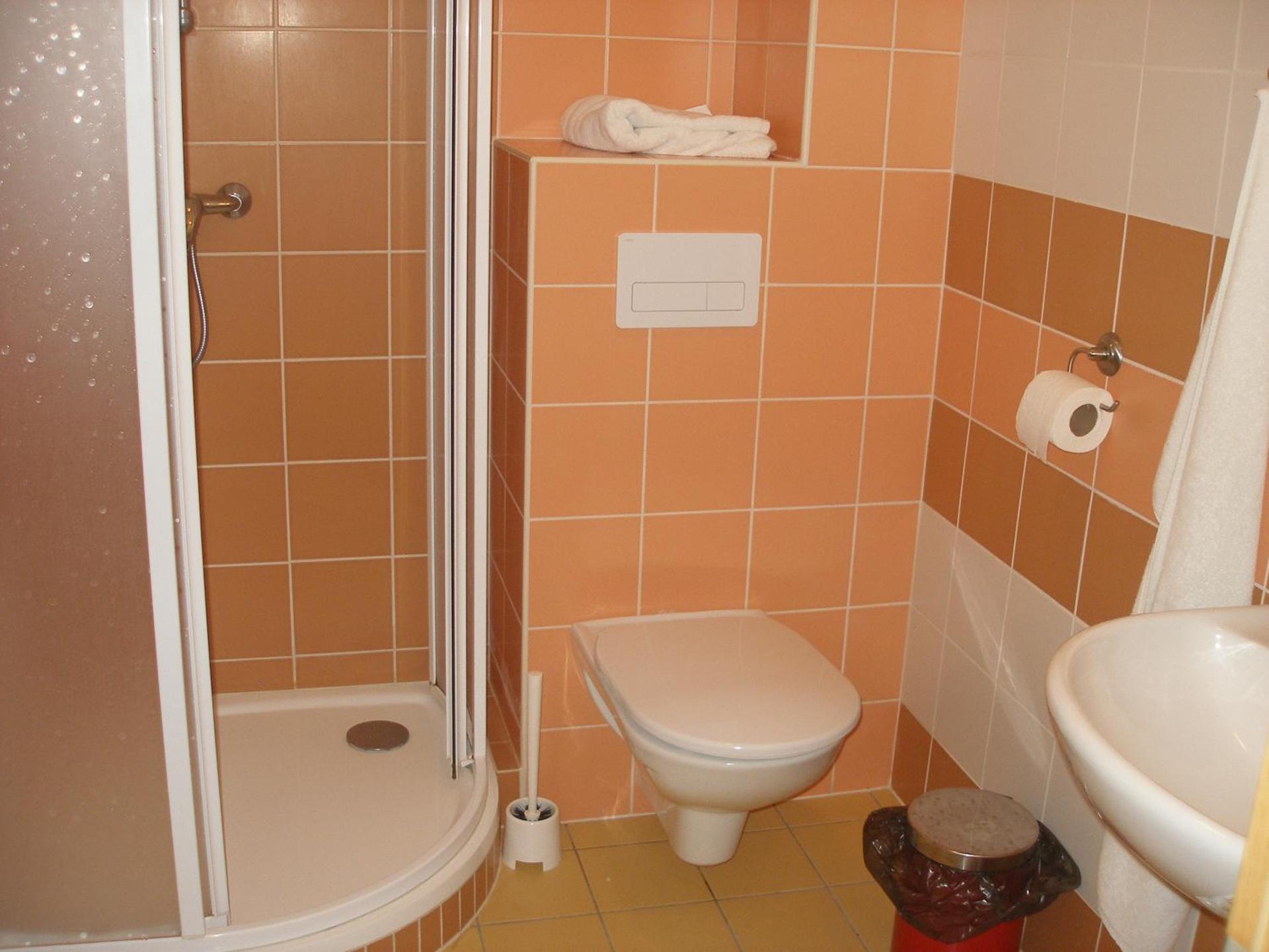 Twin Room with Private Bathroom