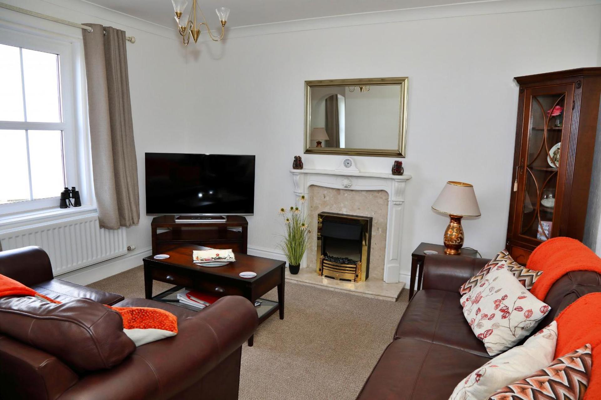 Communal lounge/ TV room