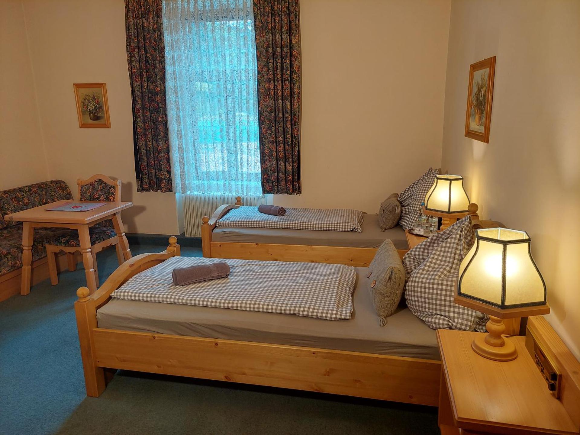 3 Raben - Leoben - Zimmer für Geschäftsreisende, Urlauber, Monteure und Handwerker, Polski Pensjonat Austria