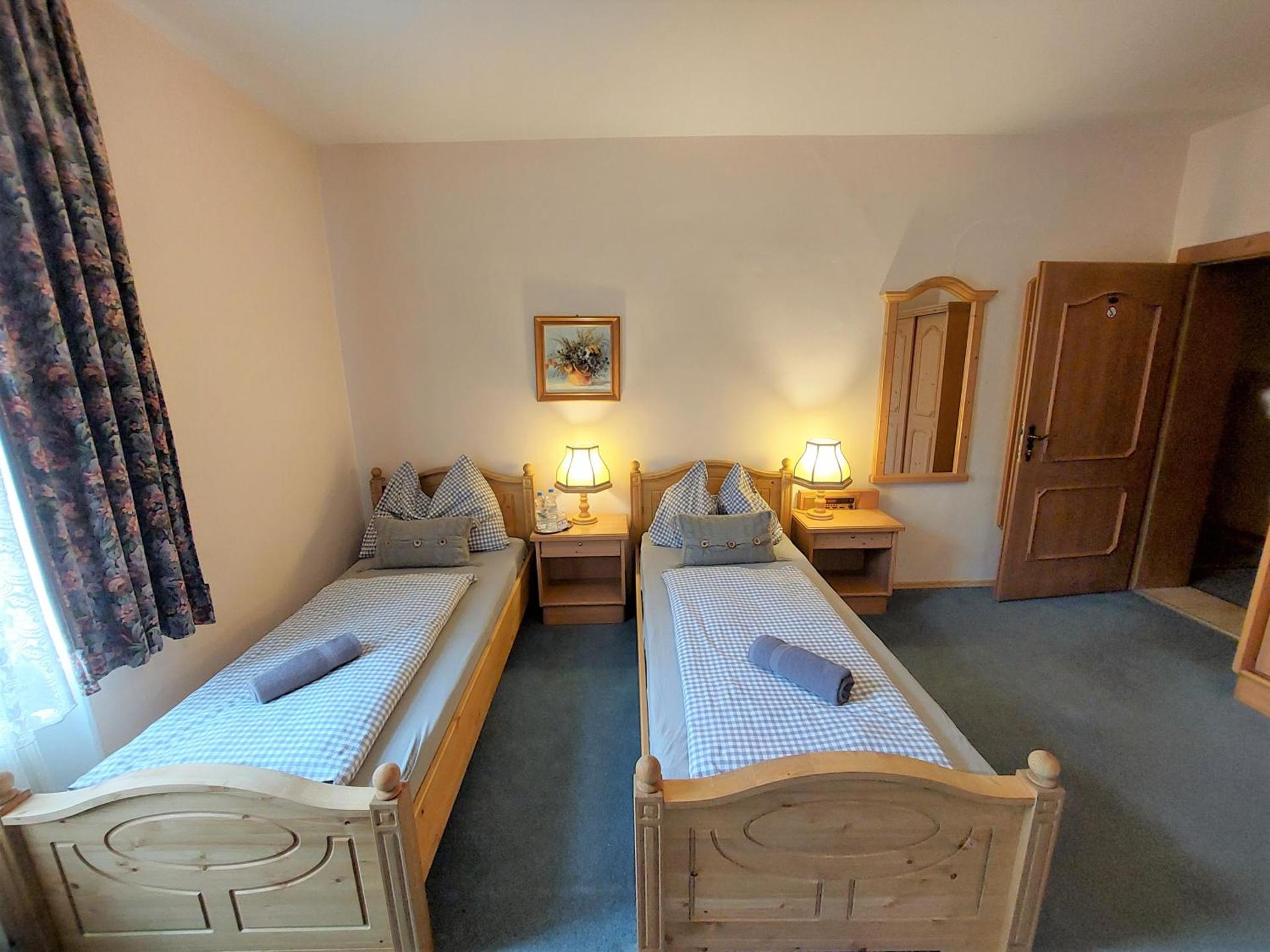 3 Raben - Leoben - Zimmer für Geschäftsreisende, Urlauber, Monteure und Handwerker, Polski Pensjonat Austria