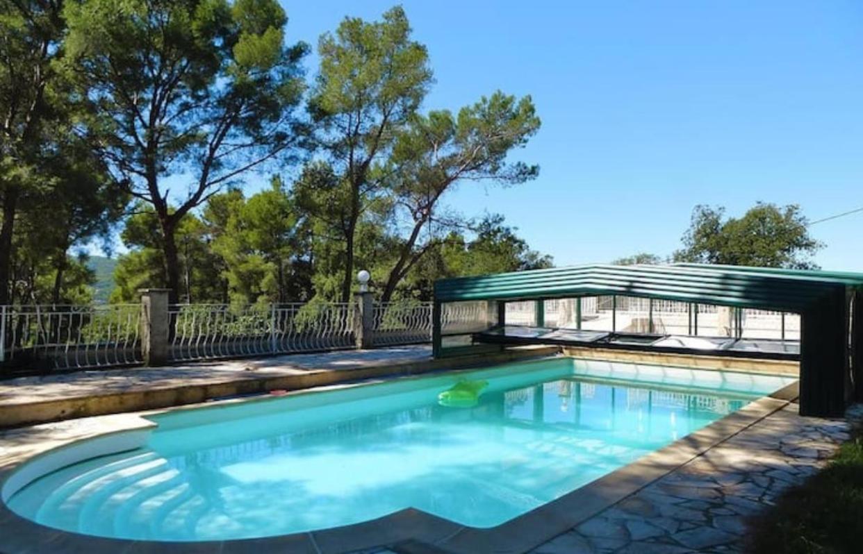 CHALET PISCINE COUVERTE/JARDIN/TERRASSE