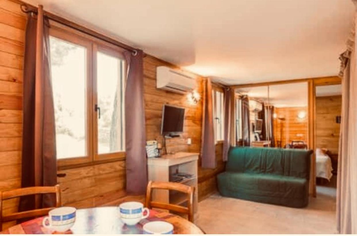 CHALET PISCINE COUVERTE/JARDIN/TERRASSE