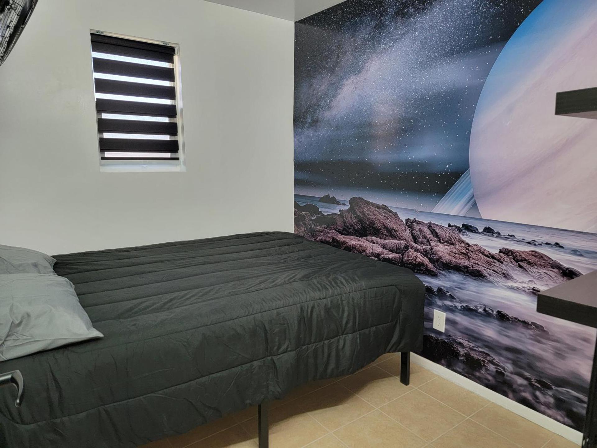 Orangewood & 51Ave Homestay - Not a Hotel