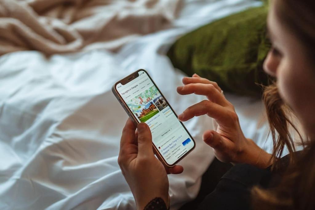 The West End Loft - 5* Retreat - Private Parking!