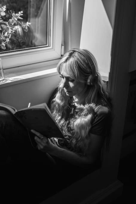 The West End Loft - 5* Retreat - Private Parking!