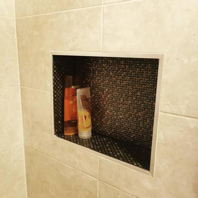 Ceaser's cabin is a cosy 1 bedroom cabin