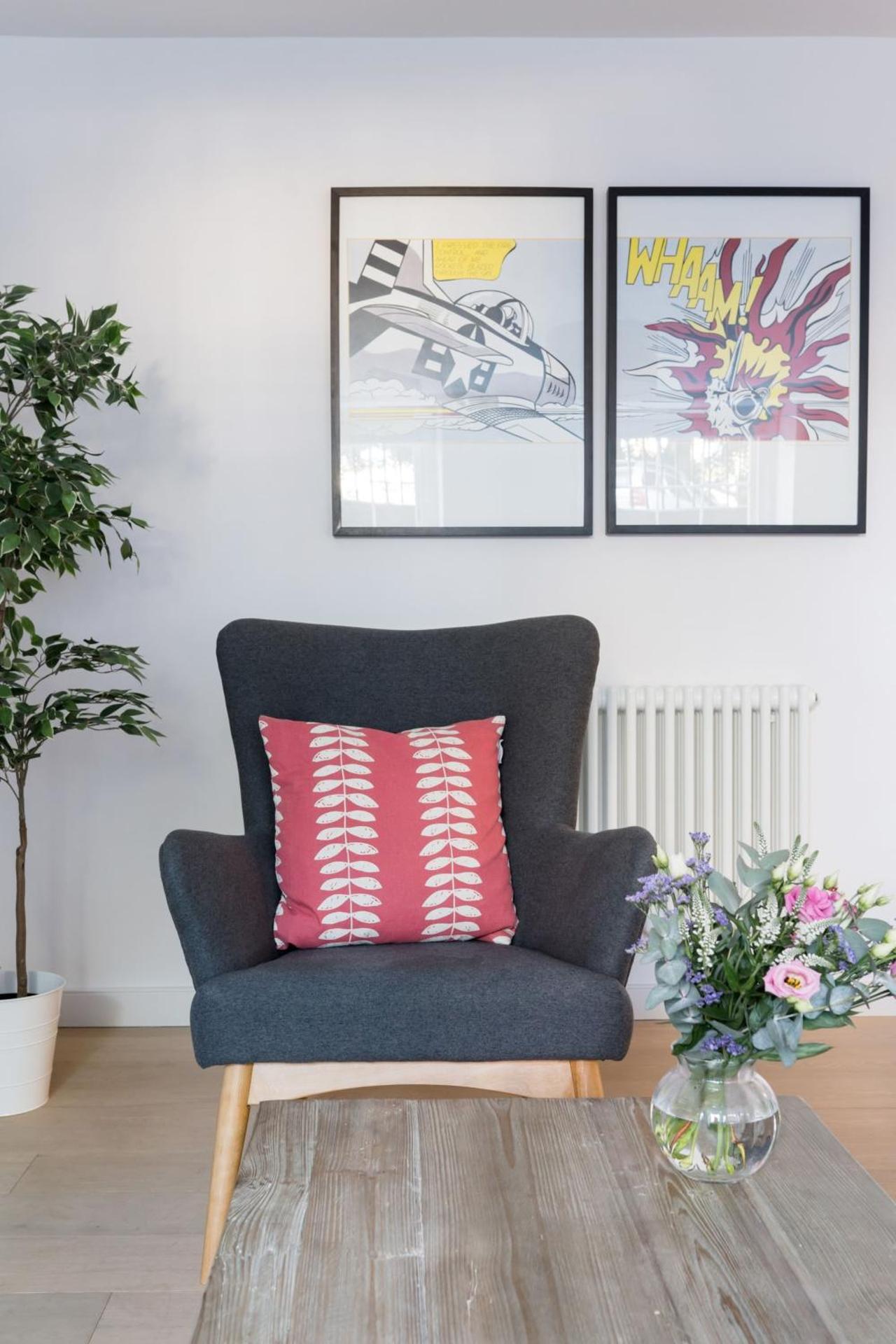 Berkeley Square Apartment