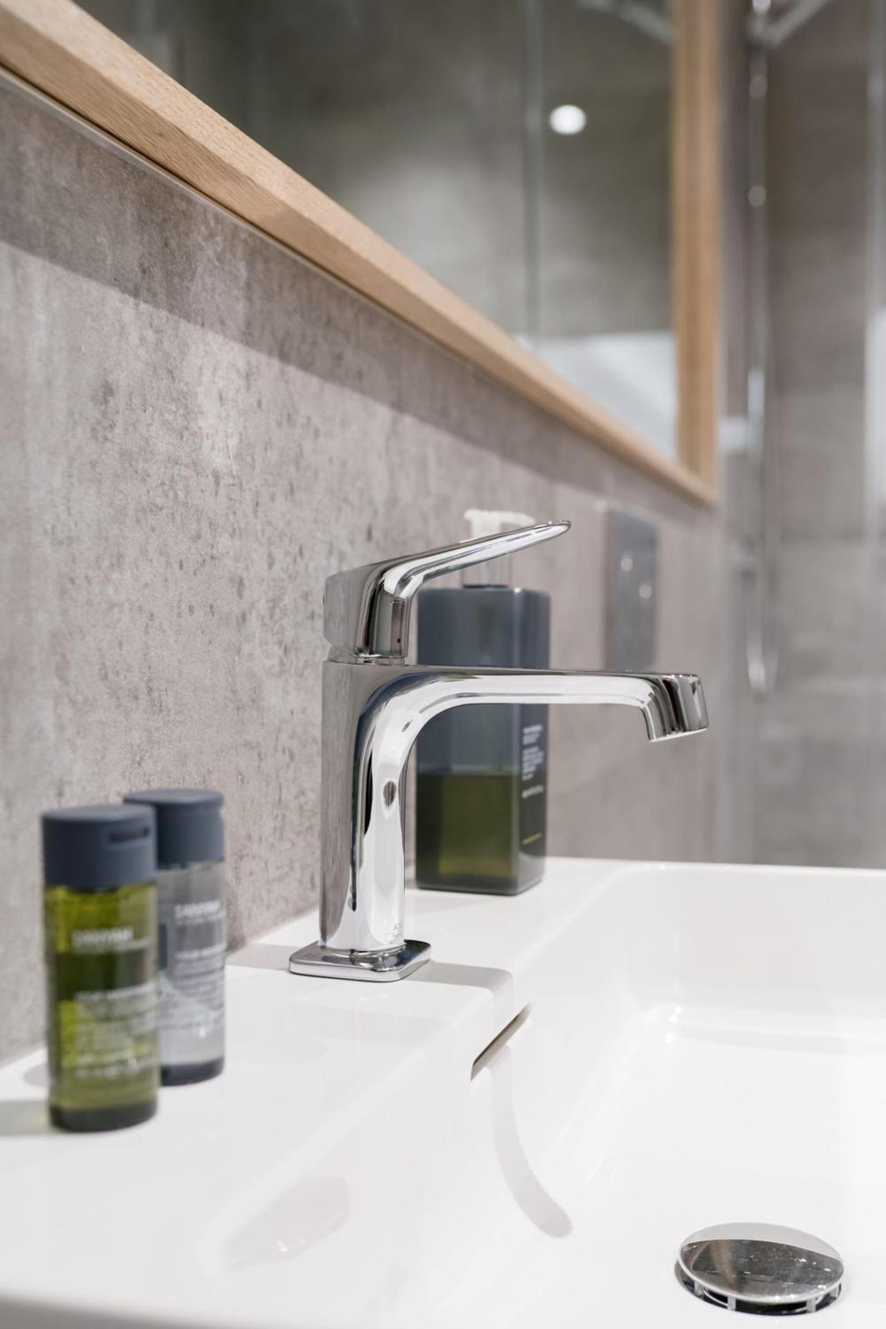 Berkeley Square Apartment