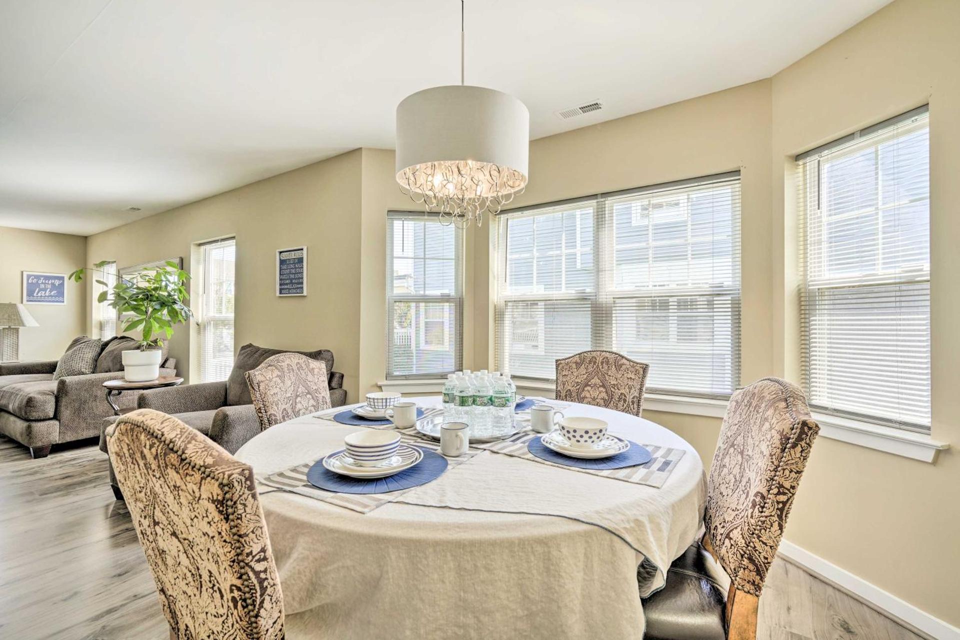 1 Mi to Beach and Casinos Home in Atlantic City!