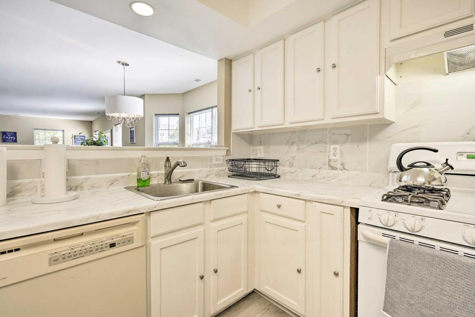 1 Mi to Beach and Casinos Home in Atlantic City!