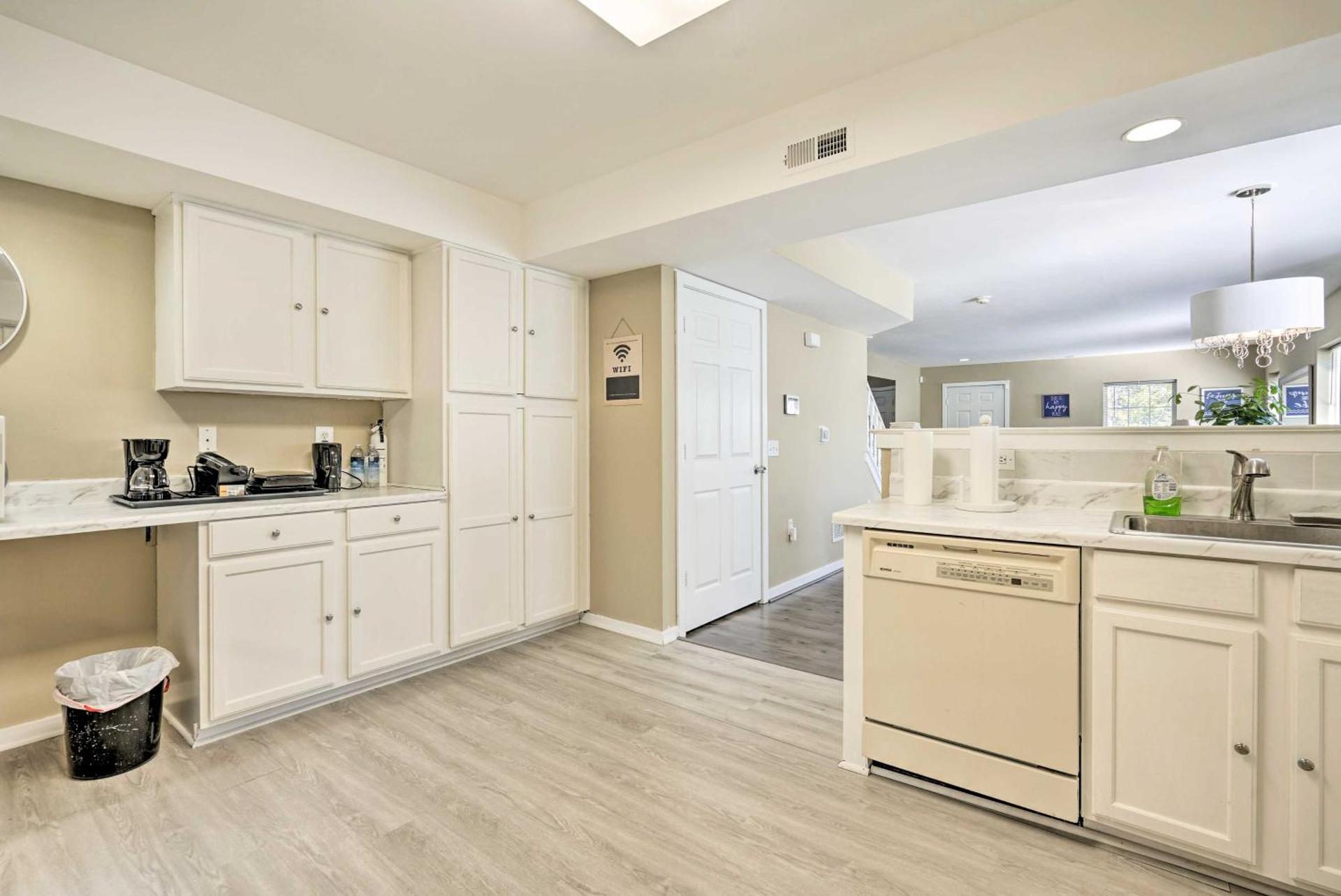 1 Mi to Beach and Casinos Home in Atlantic City!