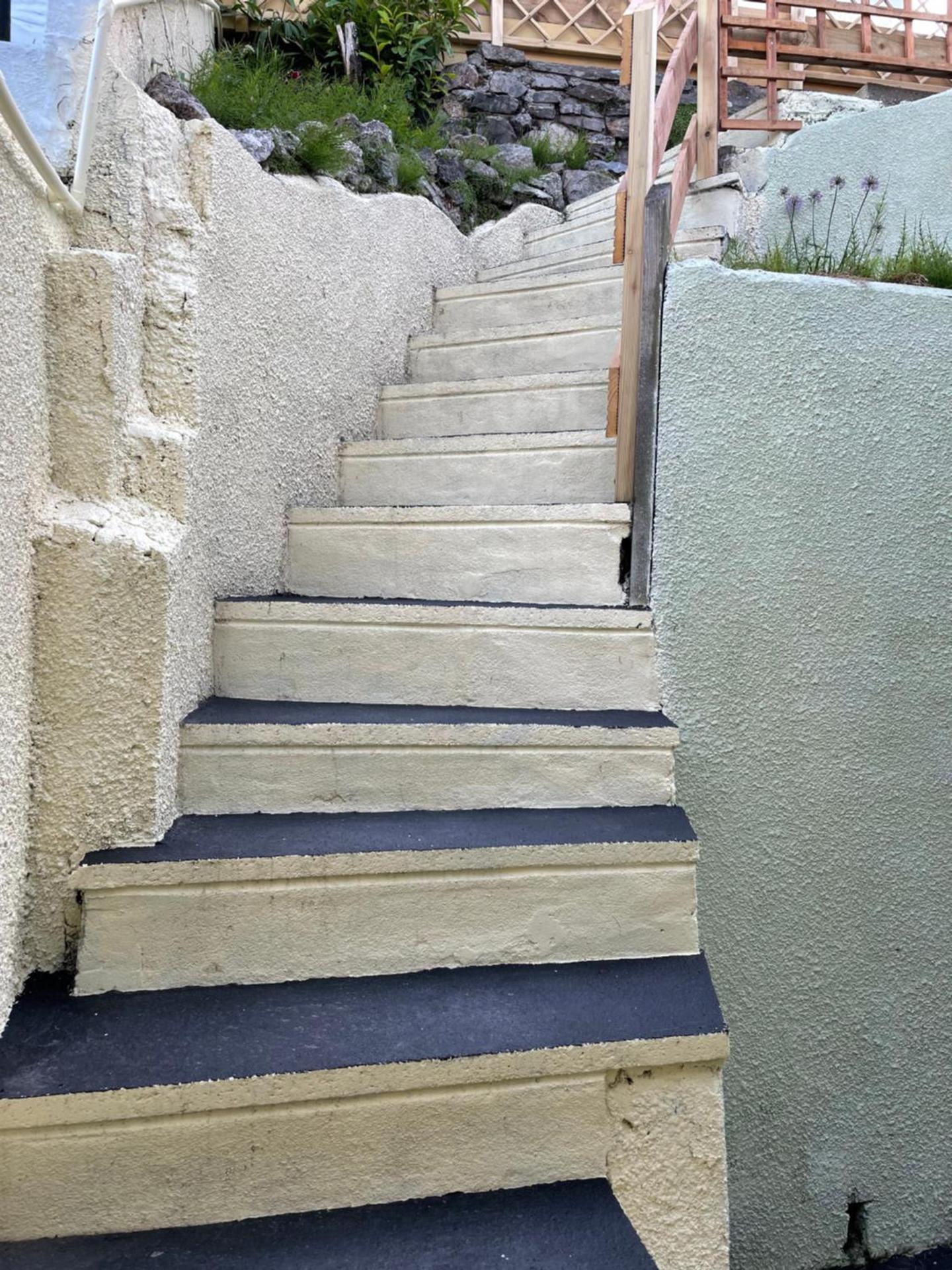 Buttercup Cottage, located in the gateway to Eden!