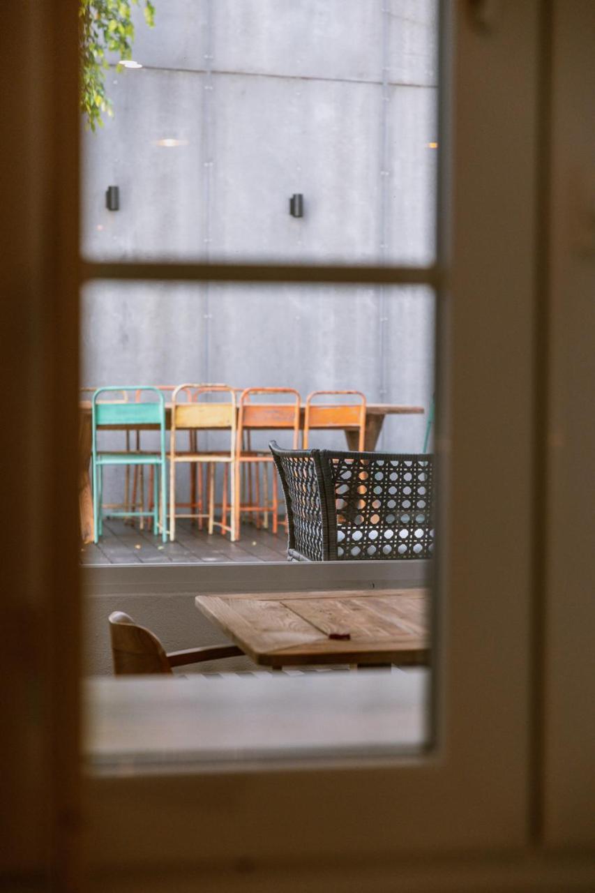 Single Bed in Mixed Dormitory Room