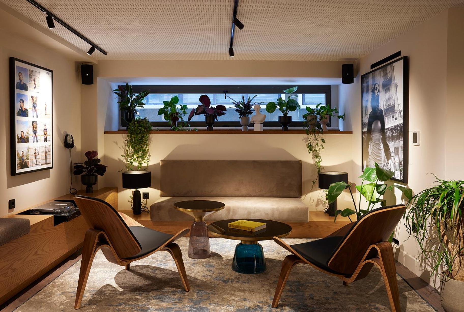 Communal lounge/ TV room