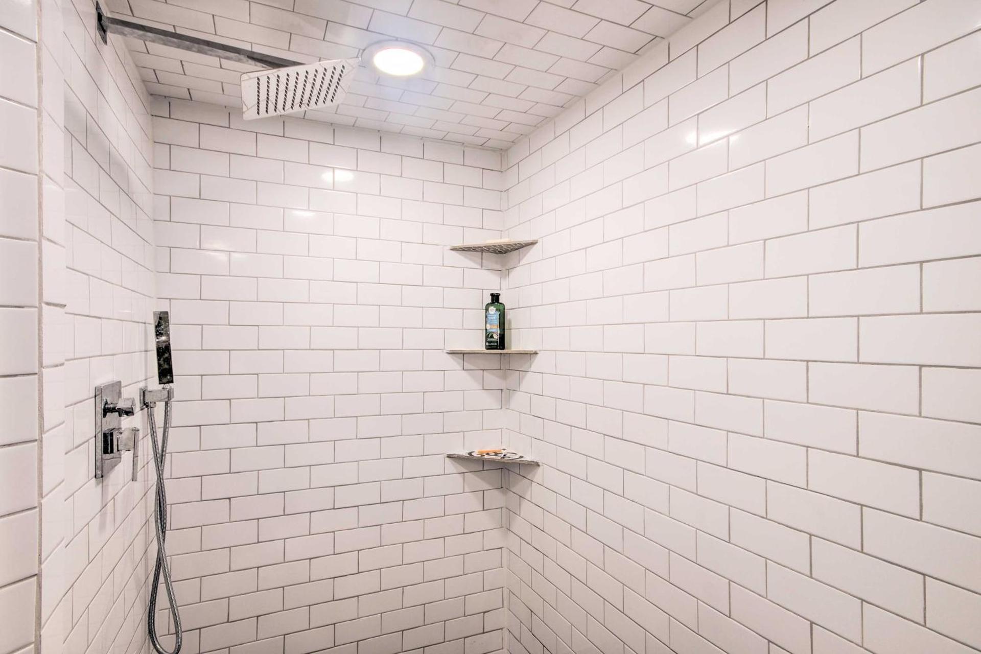 Pet-Friendly Natchez Home Walk to Downtown!