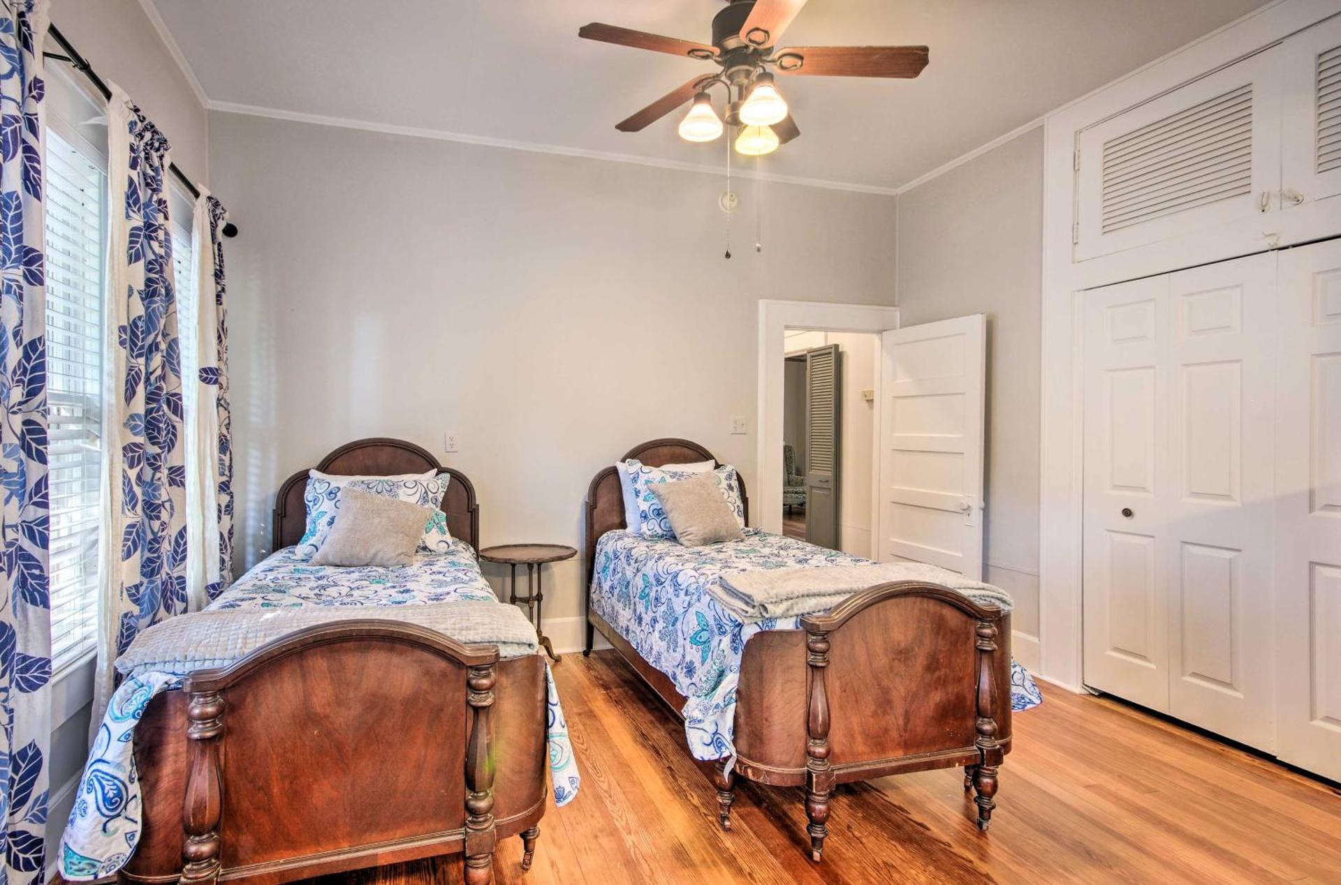 Pet-Friendly Natchez Home Walk to Downtown!
