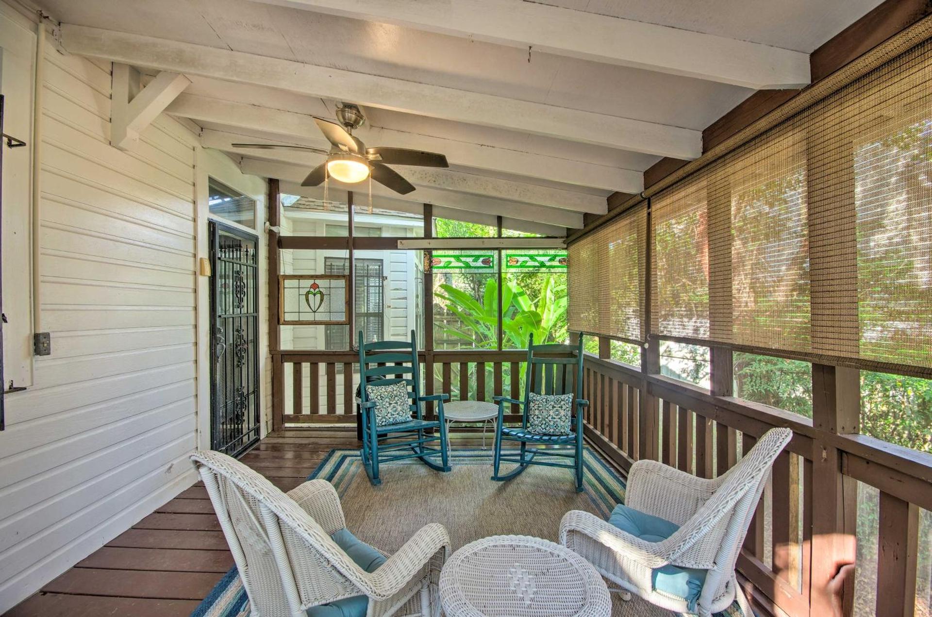 Pet-Friendly Natchez Home Walk to Downtown!