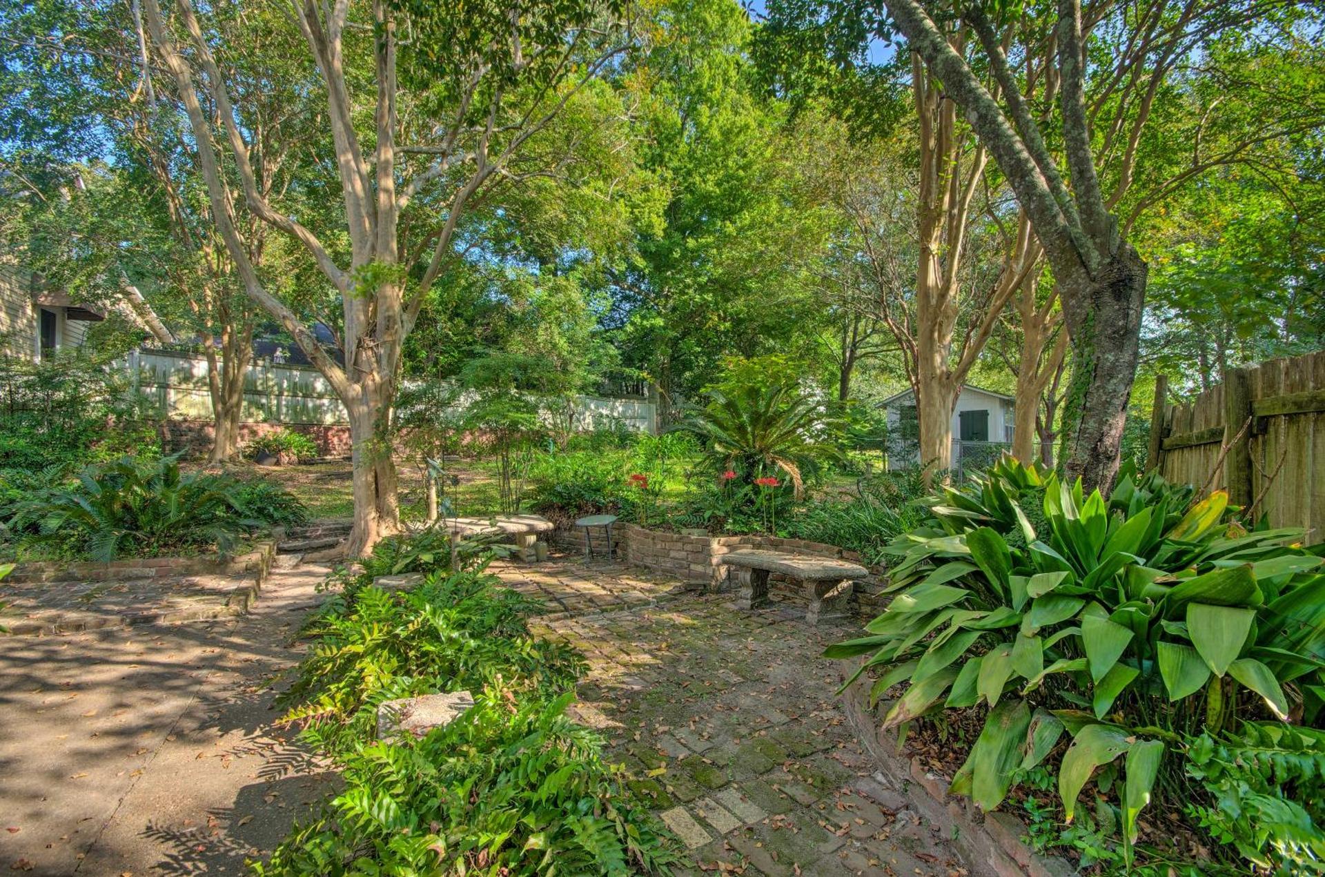 Pet-Friendly Natchez Home Walk to Downtown!