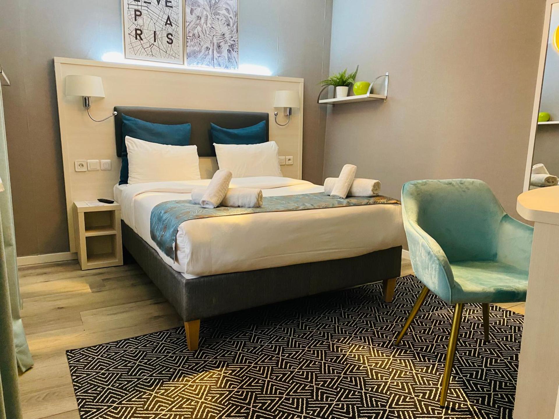 Photo of the whole room