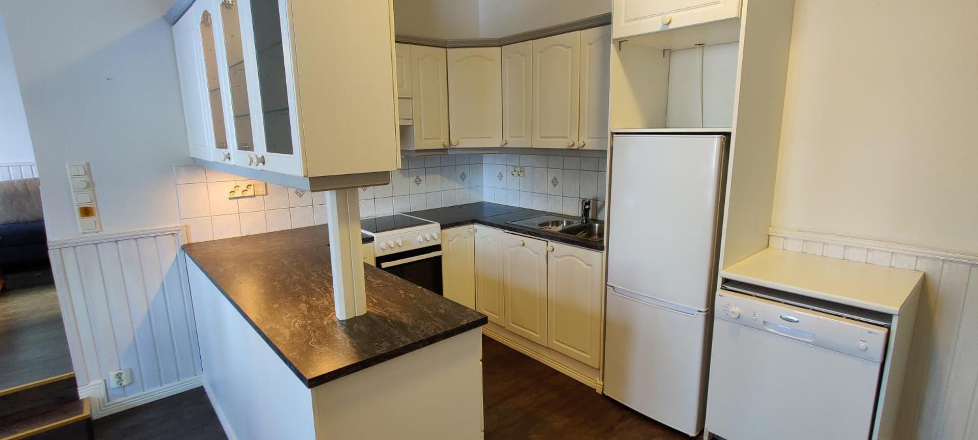 Kirstulan Kartanon päärakennuksen upea päätyhuoneisto