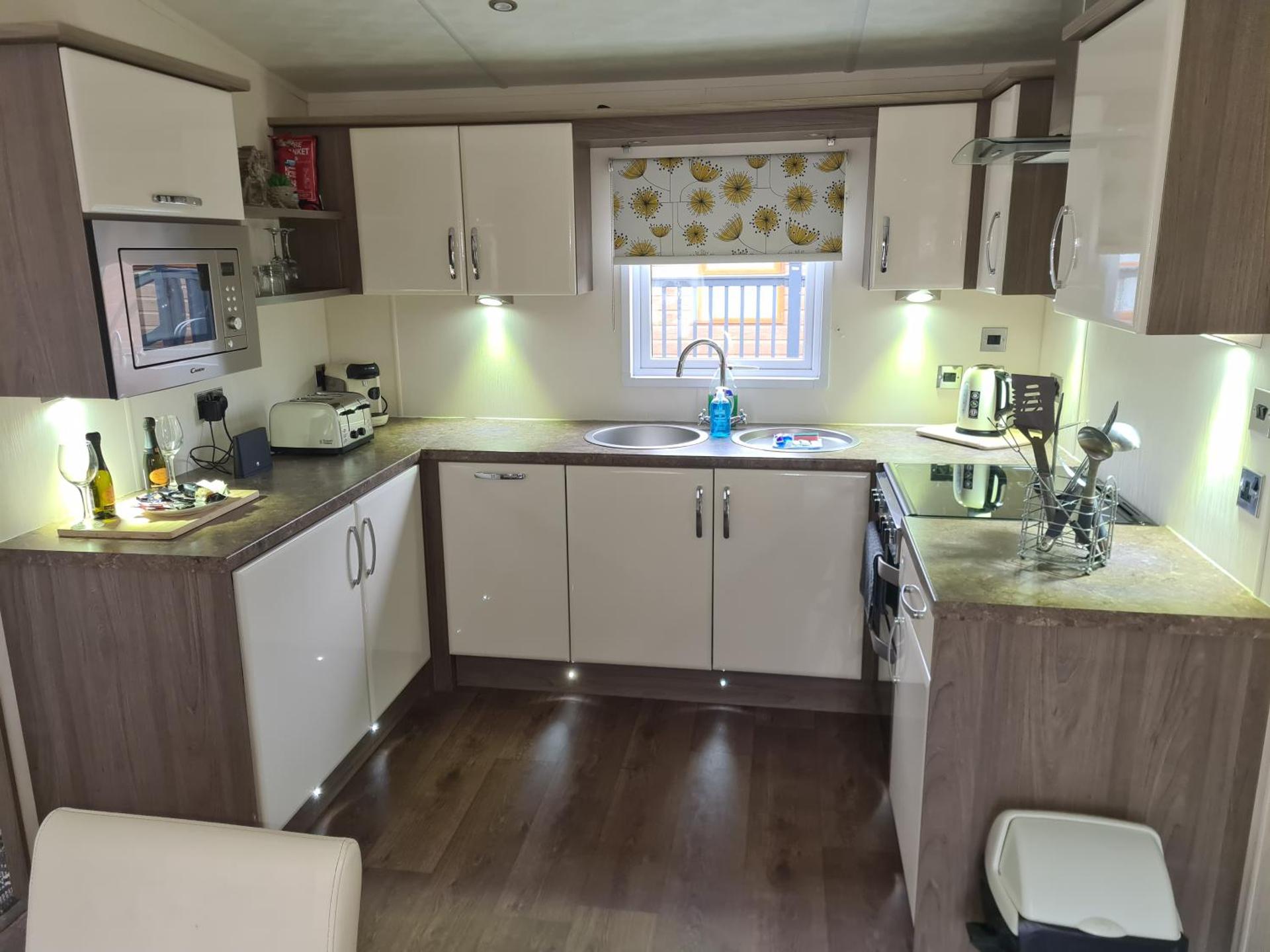 Bock Retreat Lodge 54 with Hot Tub