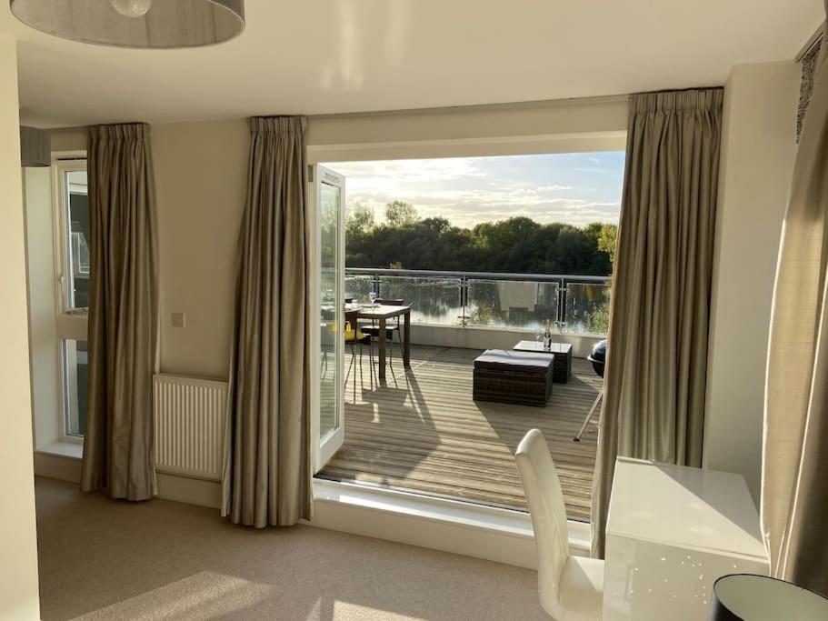 Reed Warbler - HM111 - Lower Mill Estate Penthouse Apartment with Spa Access