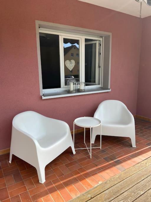 SCHÖNE HELLE FERIENWOHNUNG